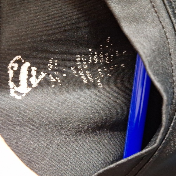 BOYS SUPERMAN T-SHIRT SIZE 6 - Picture 3 of 3